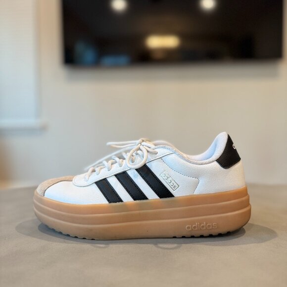 VL Court Bold Shoes Women's size 8.5 - Picture 1 of 7